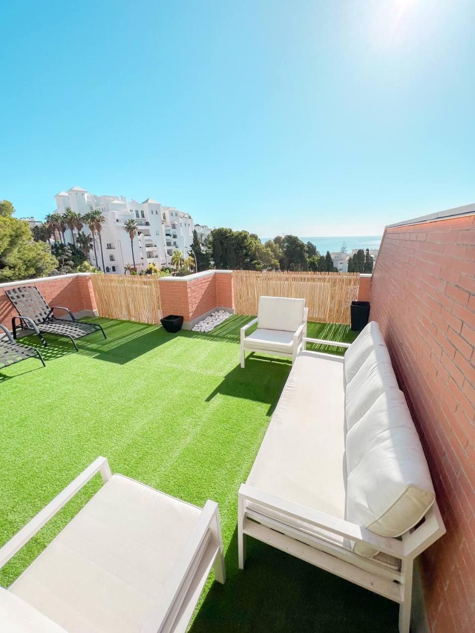 Cozy Apartment With Large Terrace Торремолинос Экстерьер фото